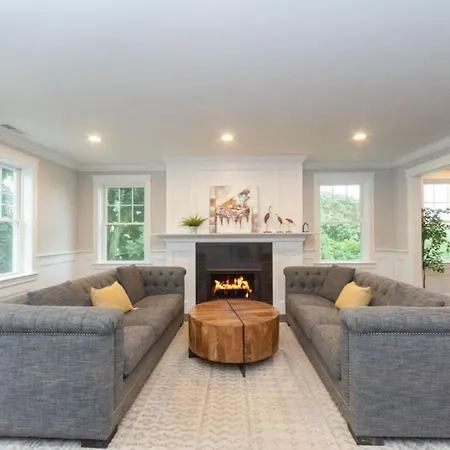 Ultra-Luxurious Home Near Boston